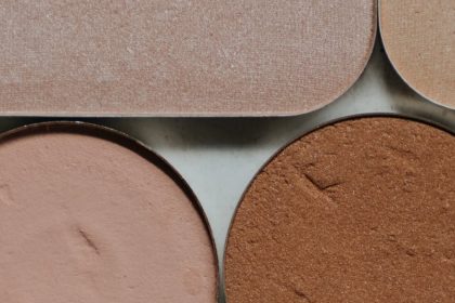 Produits de maquillage nude