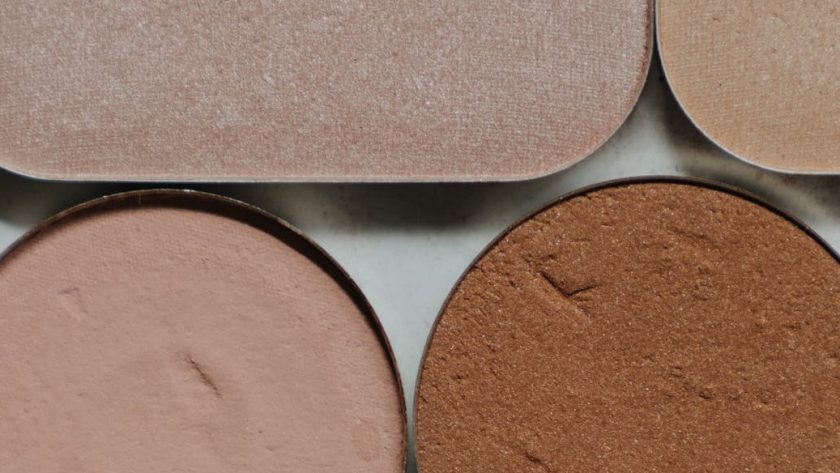 Produits de maquillage nude